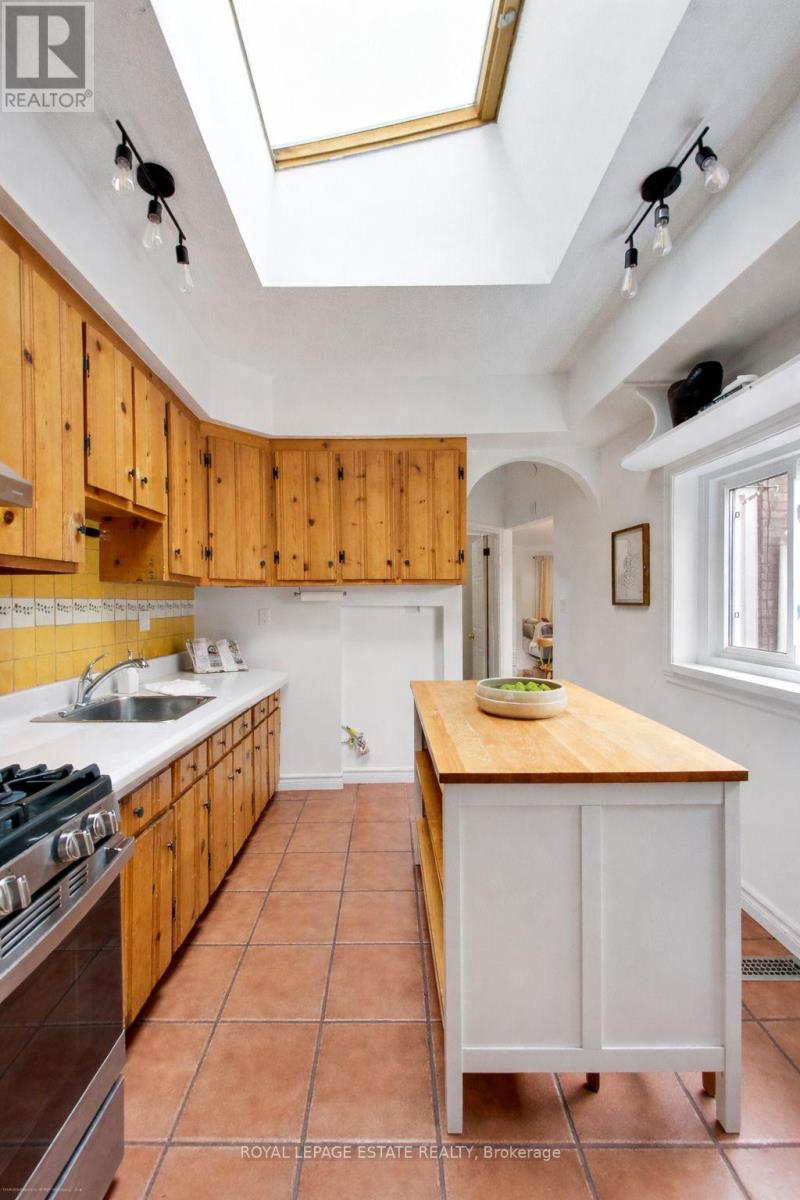 116 Hannaford Street, Toronto, Ontario  M4E 3H1 - Photo 14 - E12969252