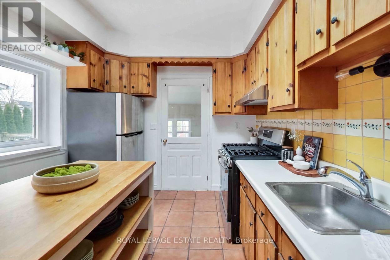 116 Hannaford Street, Toronto, Ontario  M4E 3H1 - Photo 15 - E12969252