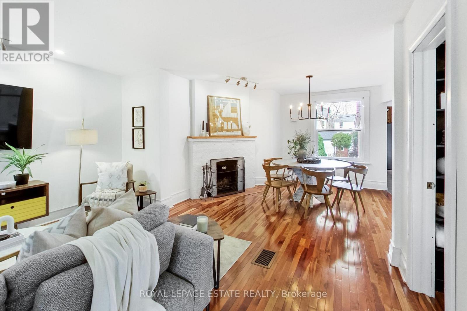 116 Hannaford Street, Toronto, Ontario  M4E 3H1 - Photo 7 - E12969252