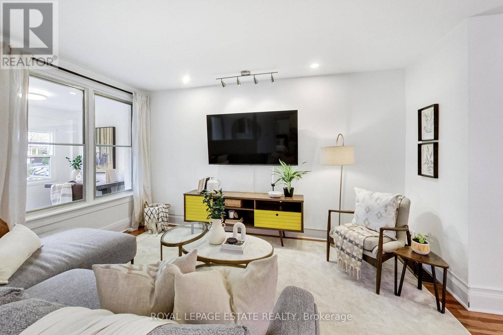 116 Hannaford Street, Toronto, Ontario  M4E 3H1 - Photo 8 - E12969252