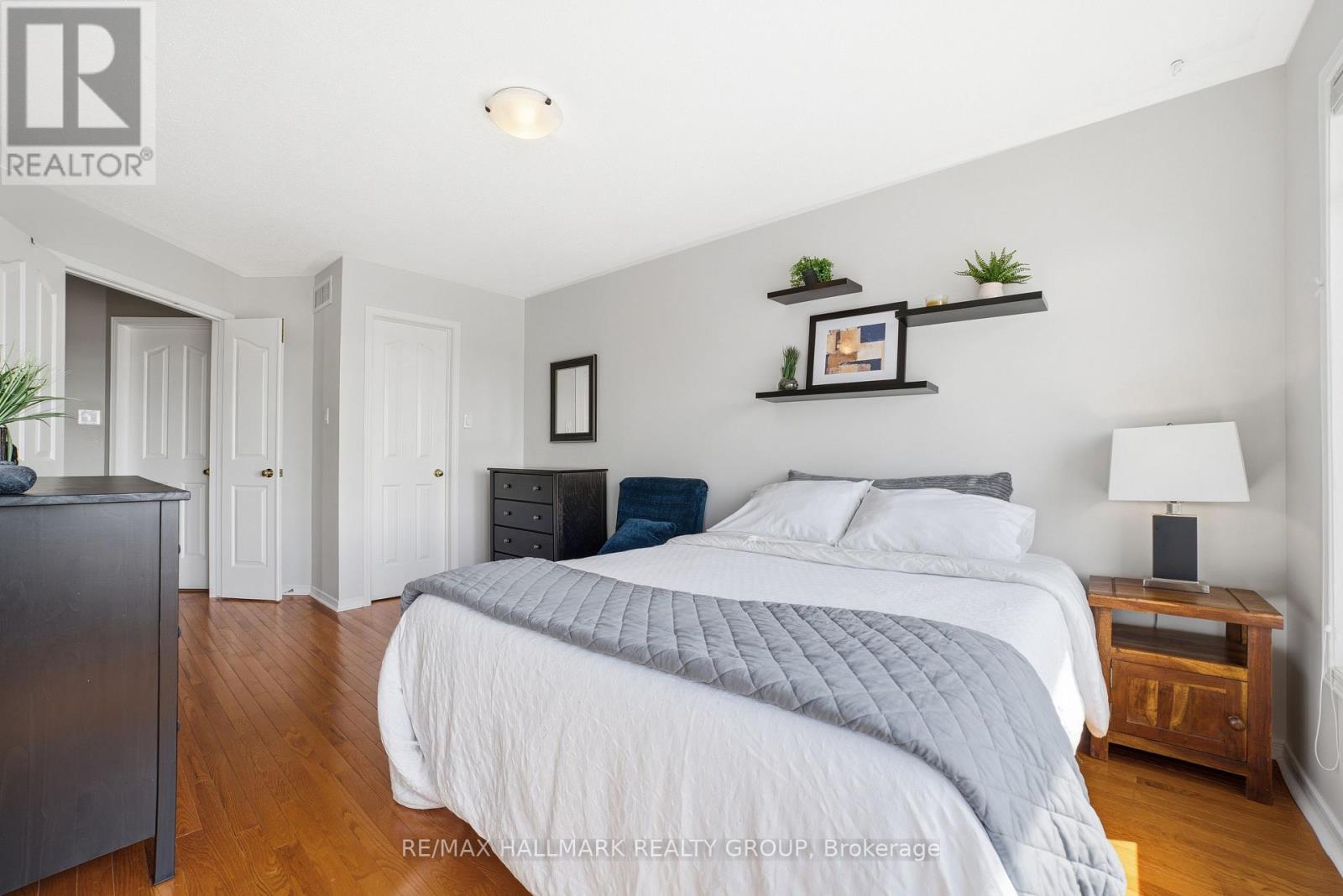 121 Corinth Private, Ottawa, Ontario  K2E 0A8 - Photo 14 - X12969152