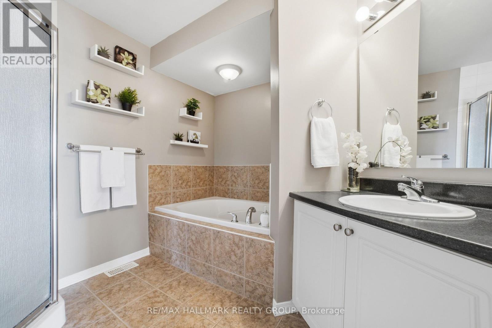 121 Corinth Private, Ottawa, Ontario  K2E 0A8 - Photo 16 - X12969152