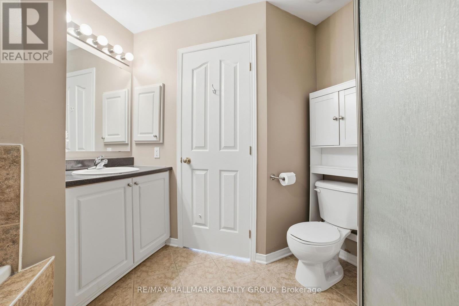 121 Corinth Private, Ottawa, Ontario  K2E 0A8 - Photo 17 - X12969152