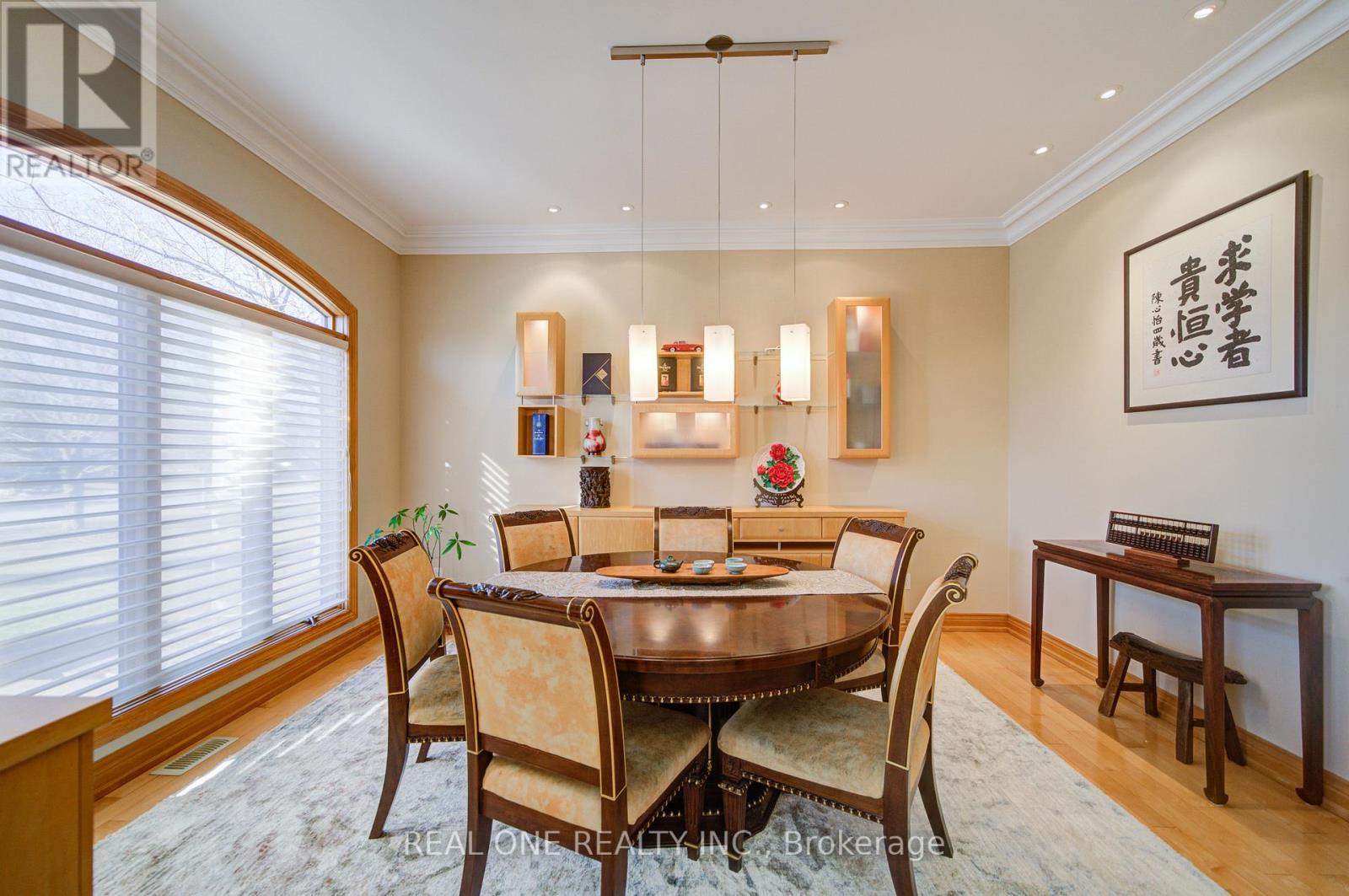 24 Maplehyrn Avenue, East Gwillimbury, Ontario  L0G 1V0 - Photo 10 - N12969182