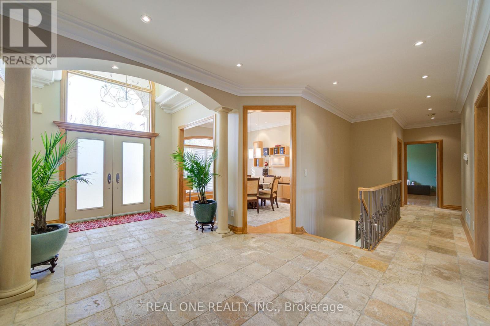 24 Maplehyrn Avenue, East Gwillimbury, Ontario  L0G 1V0 - Photo 14 - N12969182