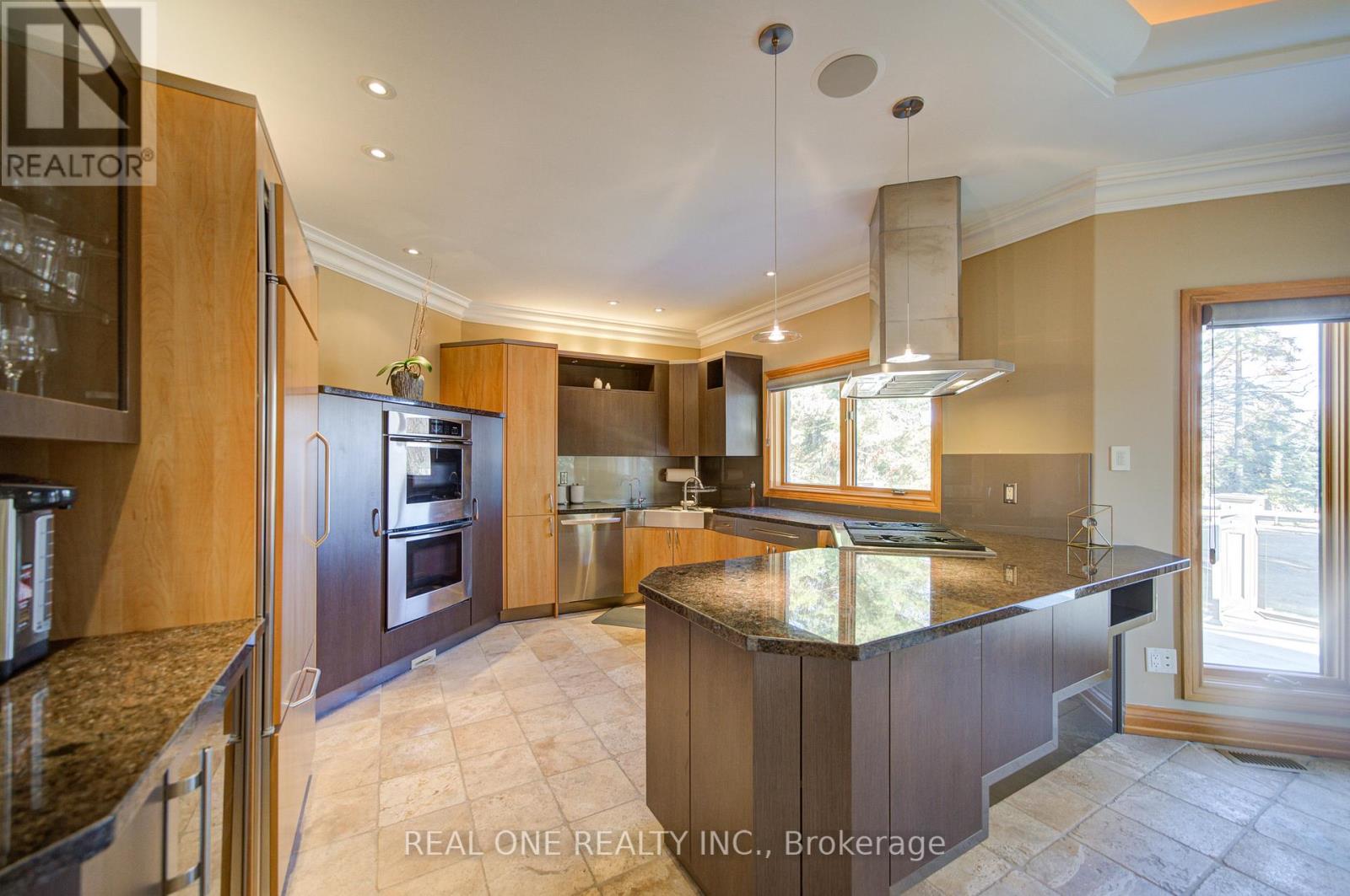 24 Maplehyrn Avenue, East Gwillimbury, Ontario  L0G 1V0 - Photo 18 - N12969182