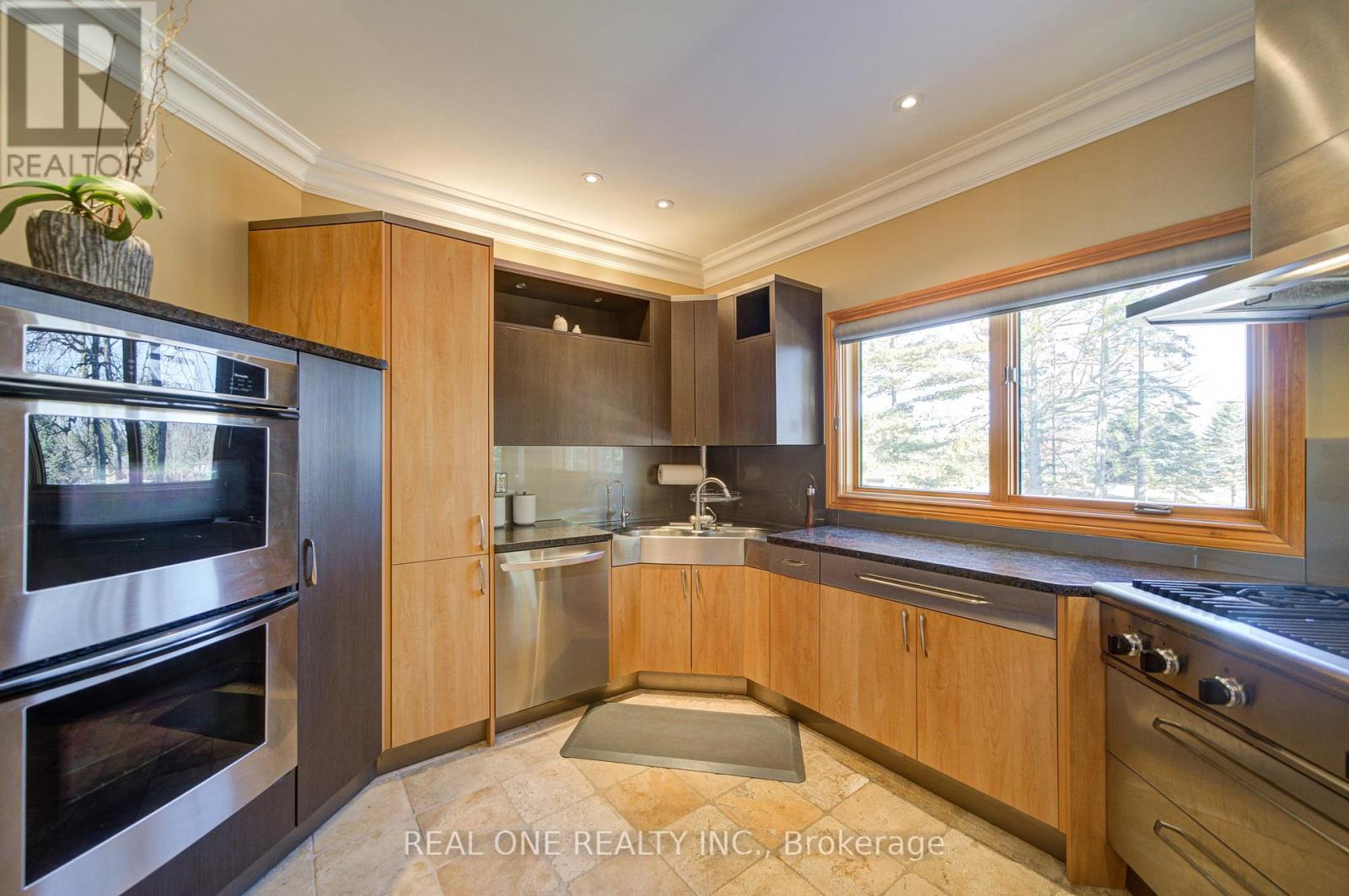 24 Maplehyrn Avenue, East Gwillimbury, Ontario  L0G 1V0 - Photo 19 - N12969182