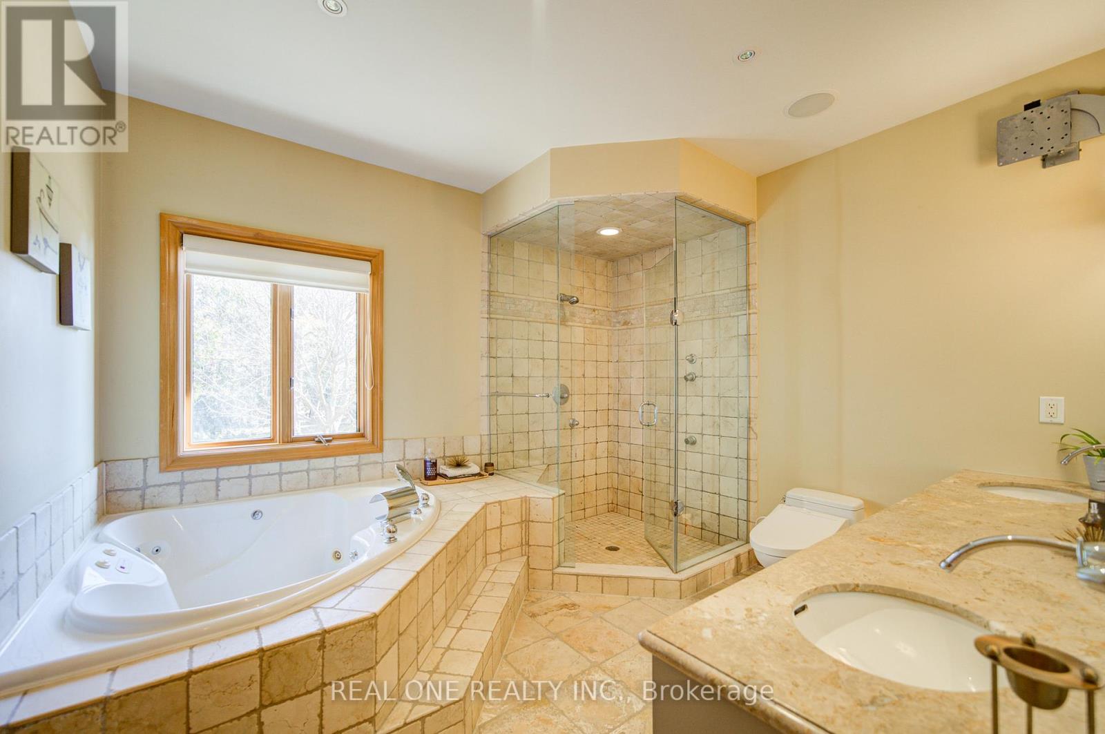 24 Maplehyrn Avenue, East Gwillimbury, Ontario  L0G 1V0 - Photo 25 - N12969182