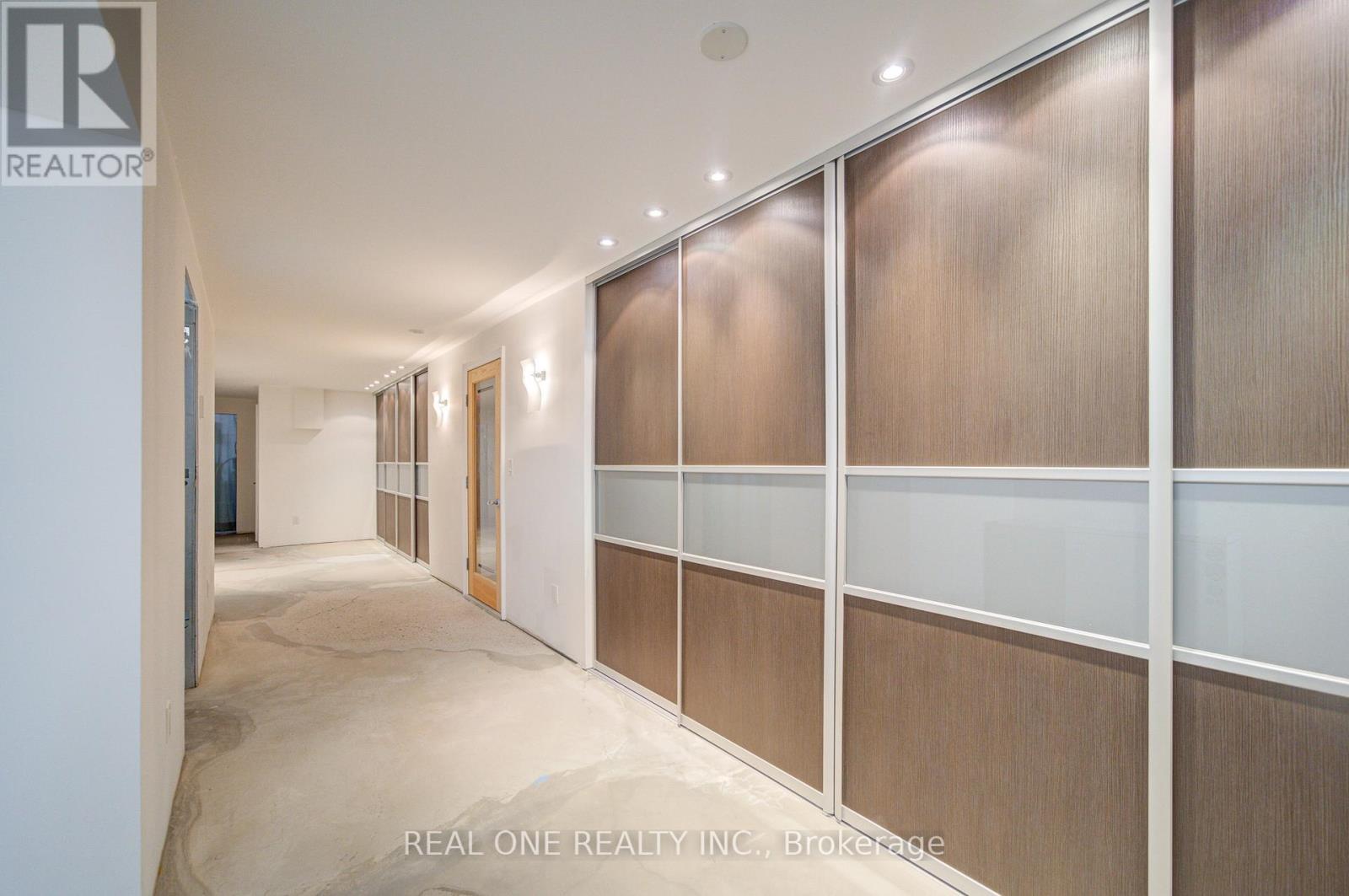 24 Maplehyrn Avenue, East Gwillimbury, Ontario  L0G 1V0 - Photo 42 - N12969182