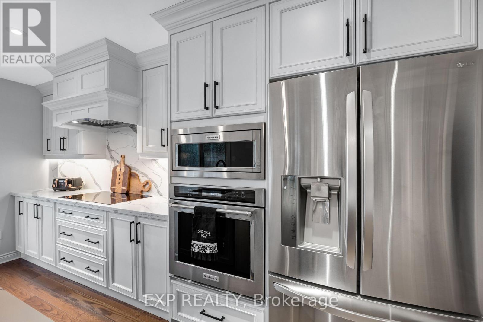 103 Compton Crescent, Bradford West Gwillimbury, Ontario  L3Z 2X7 - Photo 11 - N12969198