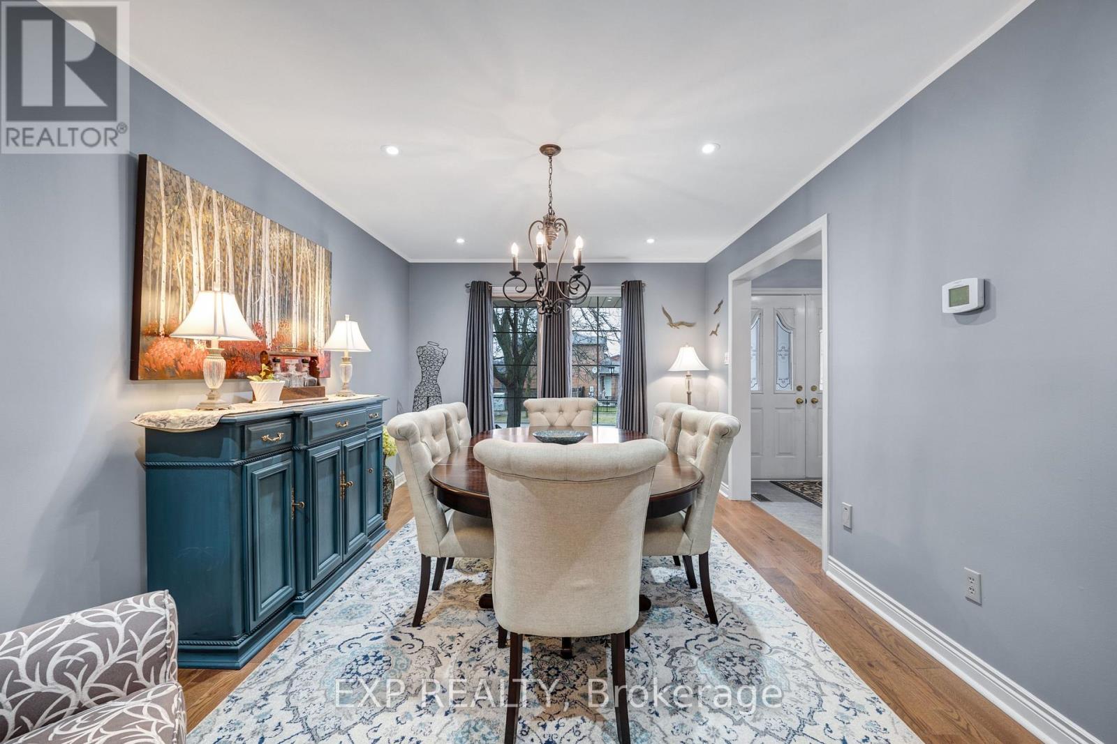 103 Compton Crescent, Bradford West Gwillimbury, Ontario  L3Z 2X7 - Photo 14 - N12969198