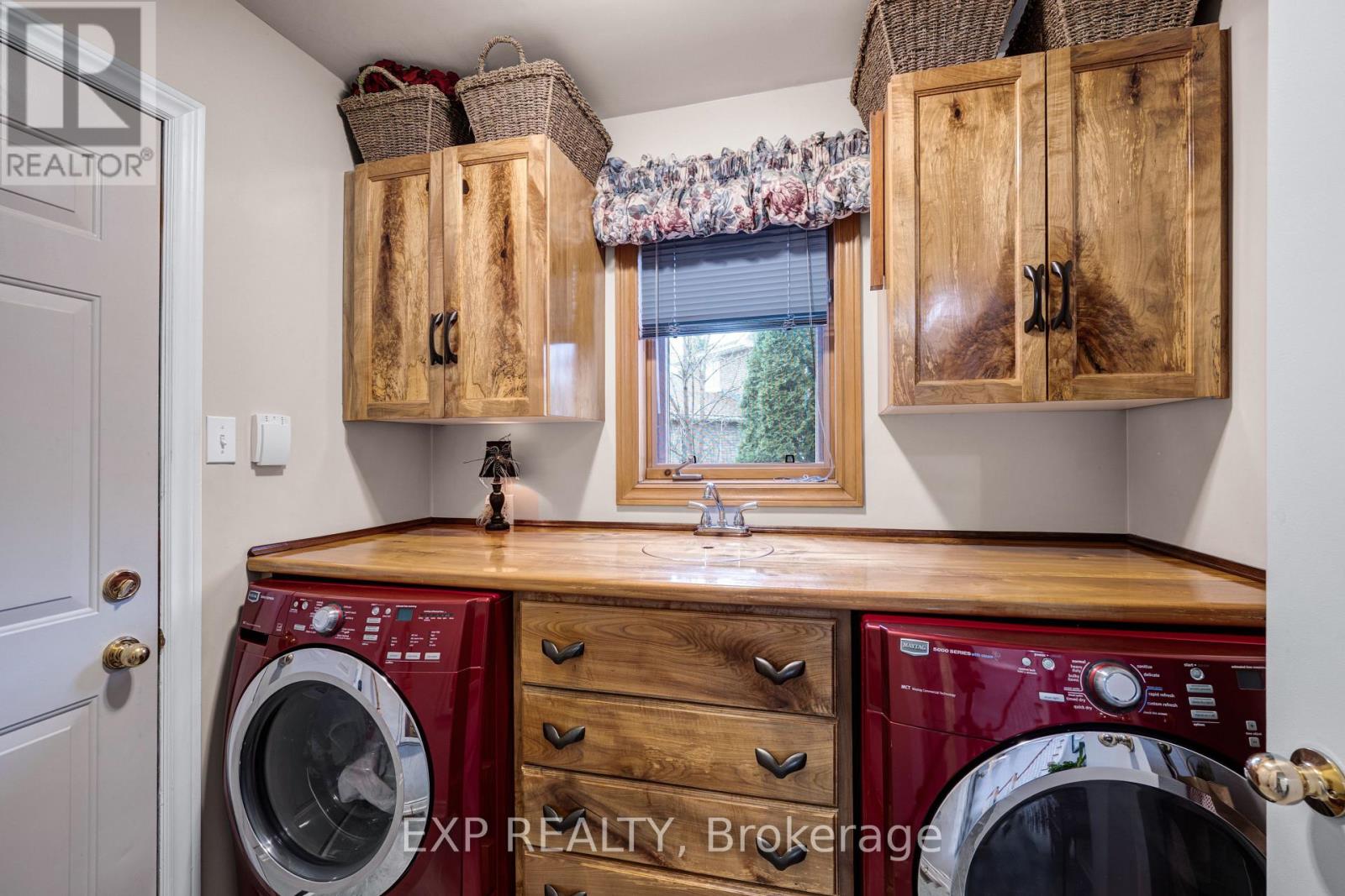 103 Compton Crescent, Bradford West Gwillimbury, Ontario  L3Z 2X7 - Photo 21 - N12969198