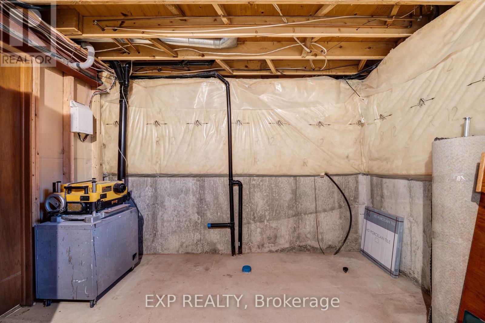 103 Compton Crescent, Bradford West Gwillimbury, Ontario  L3Z 2X7 - Photo 38 - N12969198