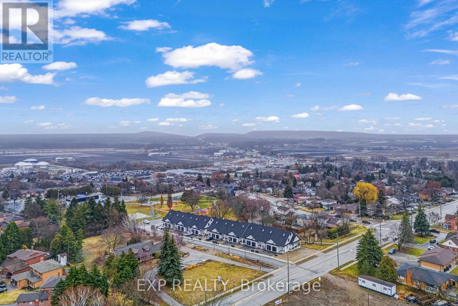 103 Compton Crescent, Bradford West Gwillimbury, Ontario  L3Z 2X7 - Photo 45 - N12969198