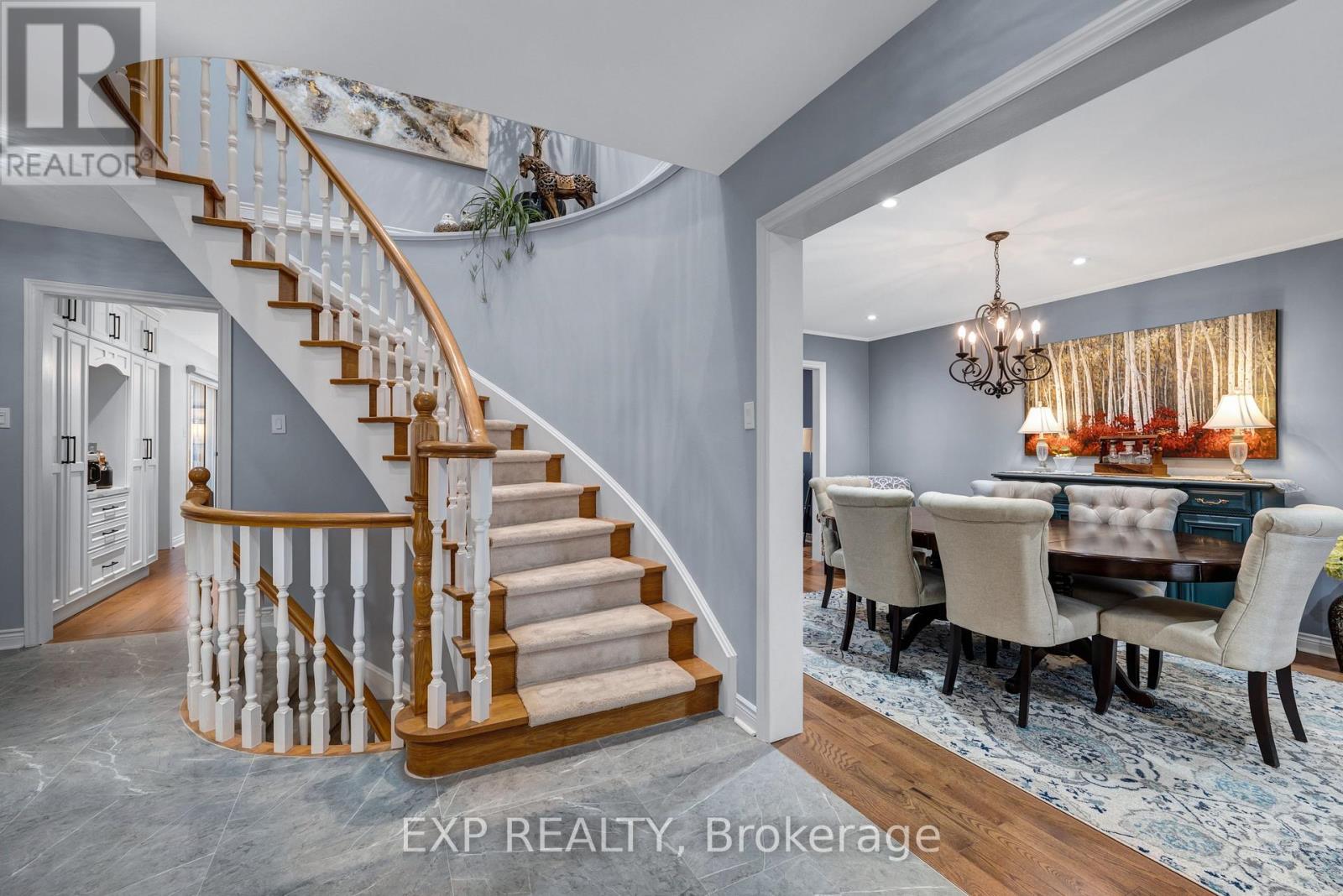 103 Compton Crescent, Bradford West Gwillimbury, Ontario  L3Z 2X7 - Photo 5 - N12969198