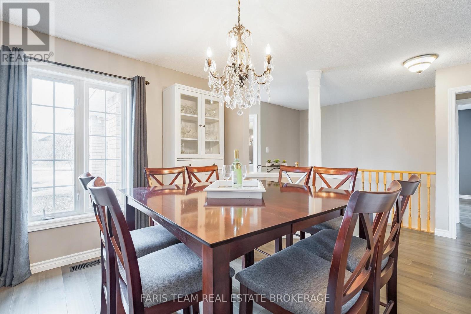 1056 Winnifred Court, Innisfil, Ontario  L9S 2B3 - Photo 11 - N12969220