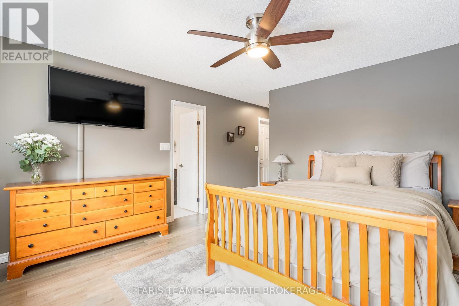 1056 Winnifred Court, Innisfil, Ontario  L9S 2B3 - Photo 16 - N12969220