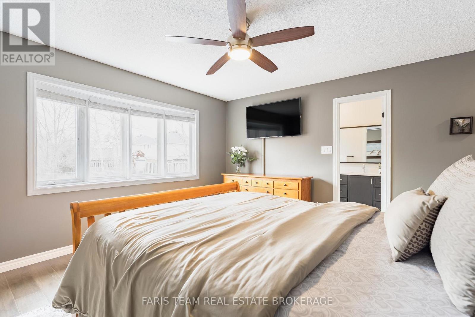 1056 Winnifred Court, Innisfil, Ontario  L9S 2B3 - Photo 17 - N12969220