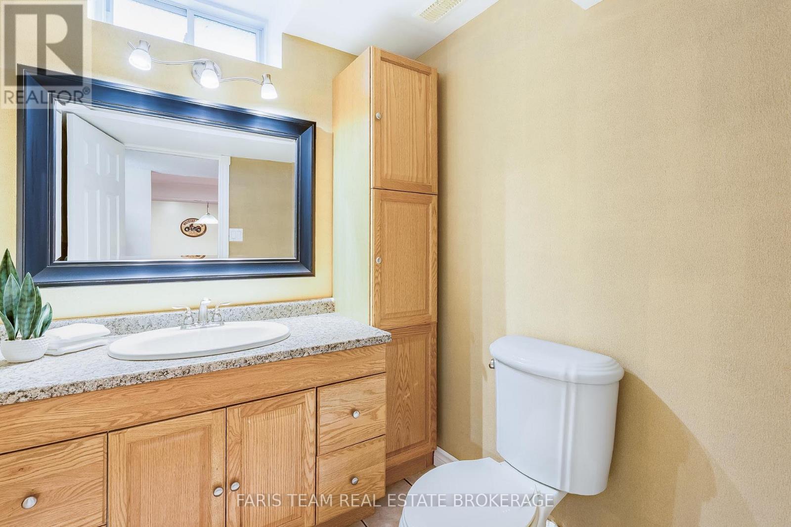 1056 Winnifred Court, Innisfil, Ontario  L9S 2B3 - Photo 30 - N12969220