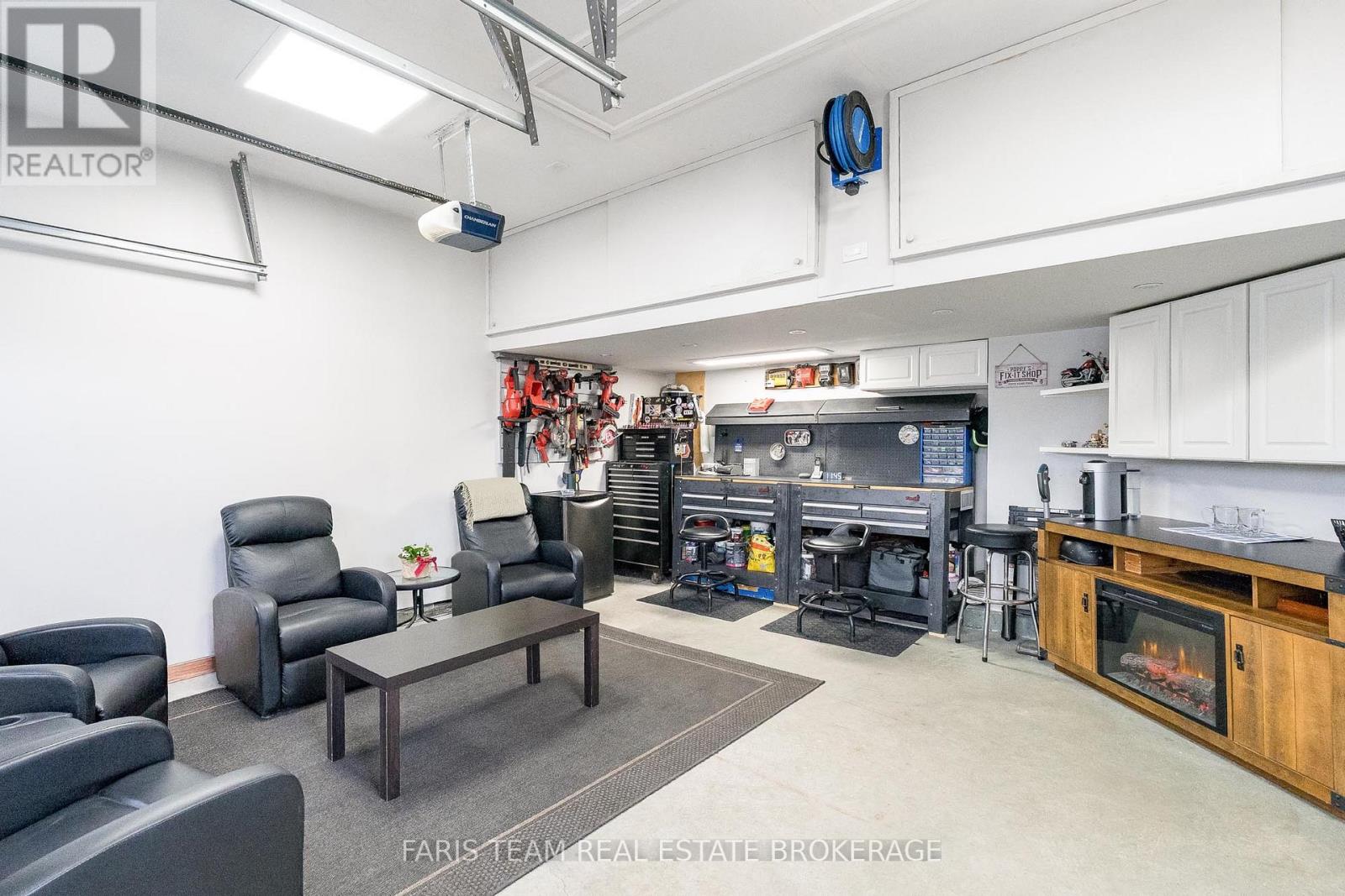 1056 Winnifred Court, Innisfil, Ontario  L9S 2B3 - Photo 32 - N12969220