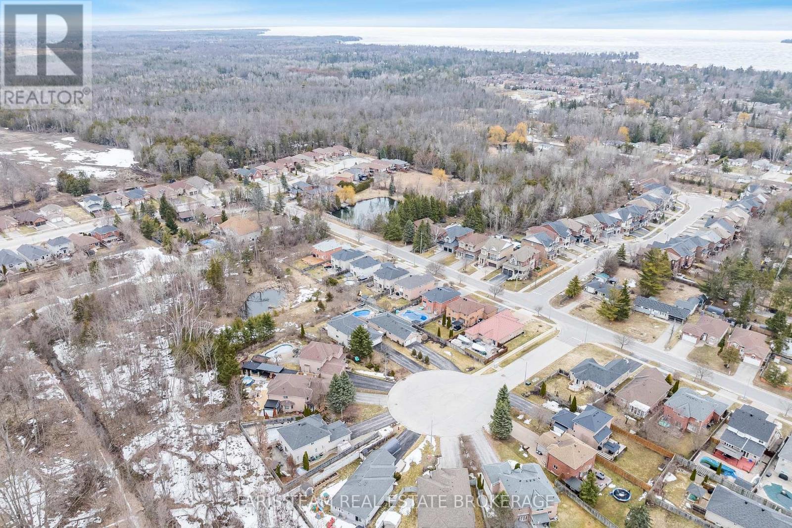 1056 Winnifred Court, Innisfil, Ontario  L9S 2B3 - Photo 38 - N12969220