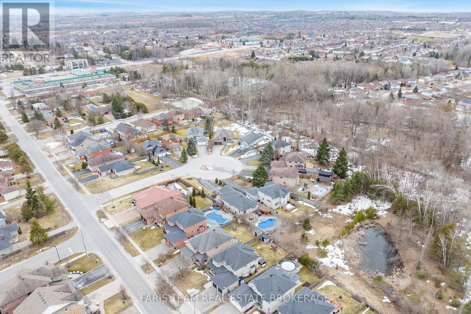 1056 Winnifred Court, Innisfil, Ontario  L9S 2B3 - Photo 39 - N12969220