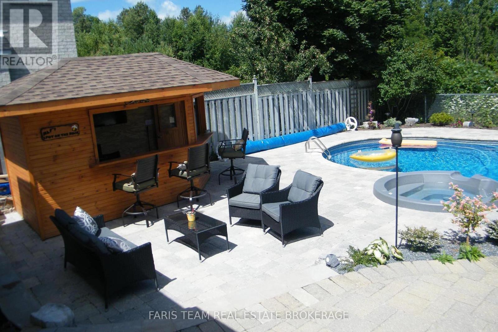 1056 Winnifred Court, Innisfil, Ontario  L9S 2B3 - Photo 40 - N12969220