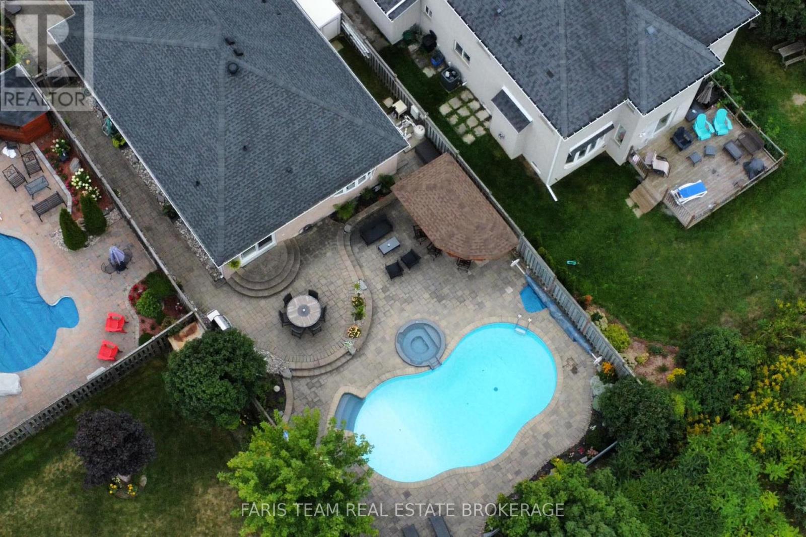 1056 Winnifred Court, Innisfil, Ontario  L9S 2B3 - Photo 43 - N12969220