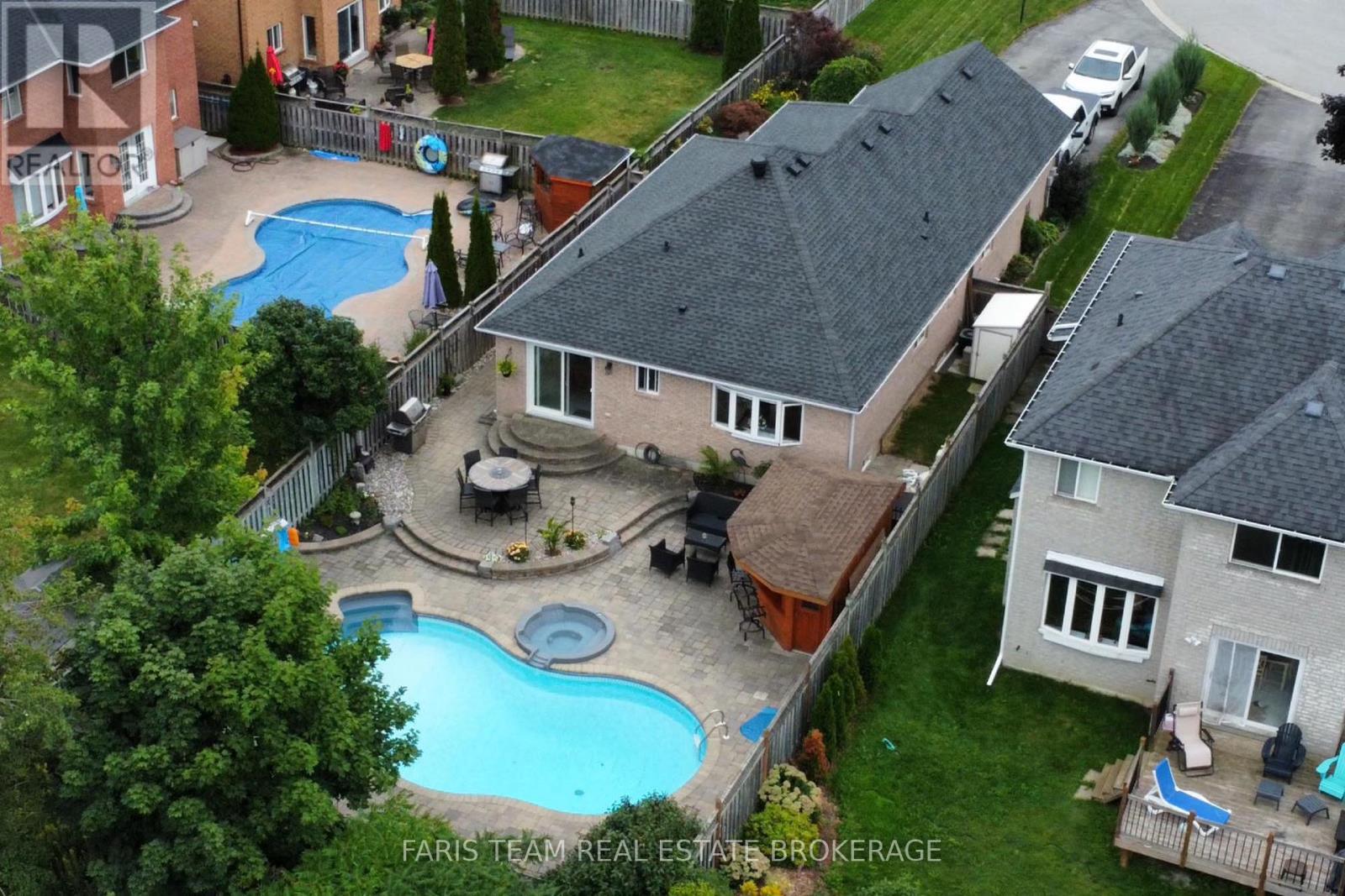 1056 Winnifred Court, Innisfil, Ontario  L9S 2B3 - Photo 44 - N12969220