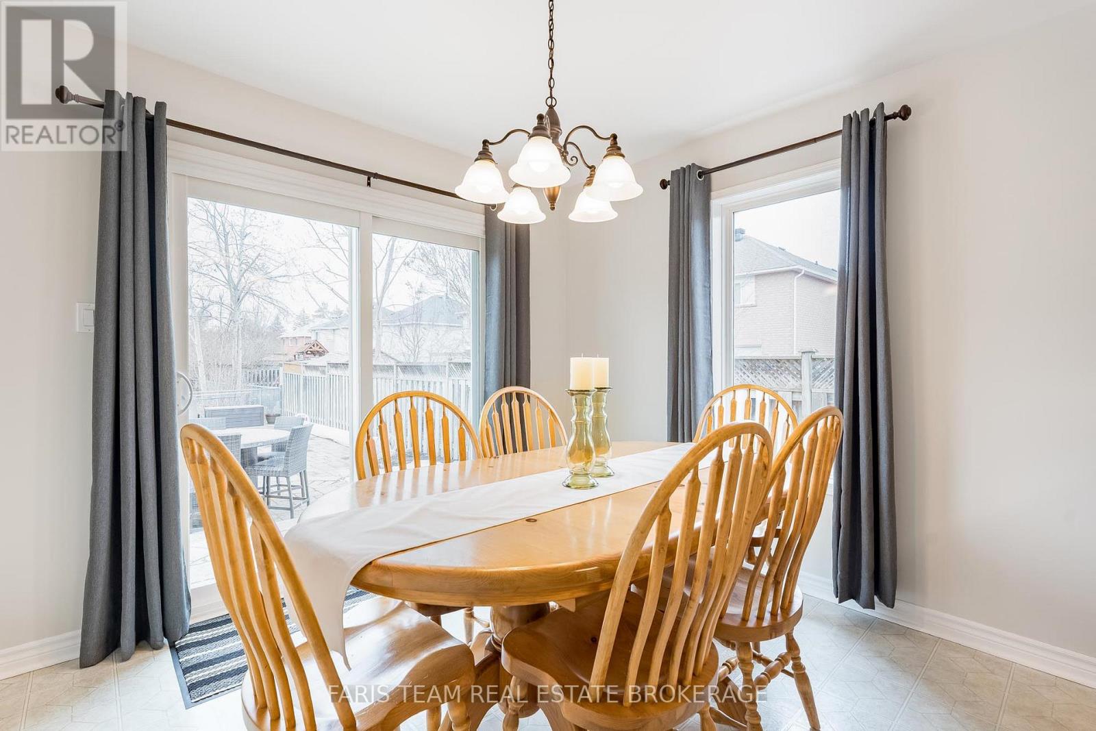 1056 Winnifred Court, Innisfil, Ontario  L9S 2B3 - Photo 8 - N12969220