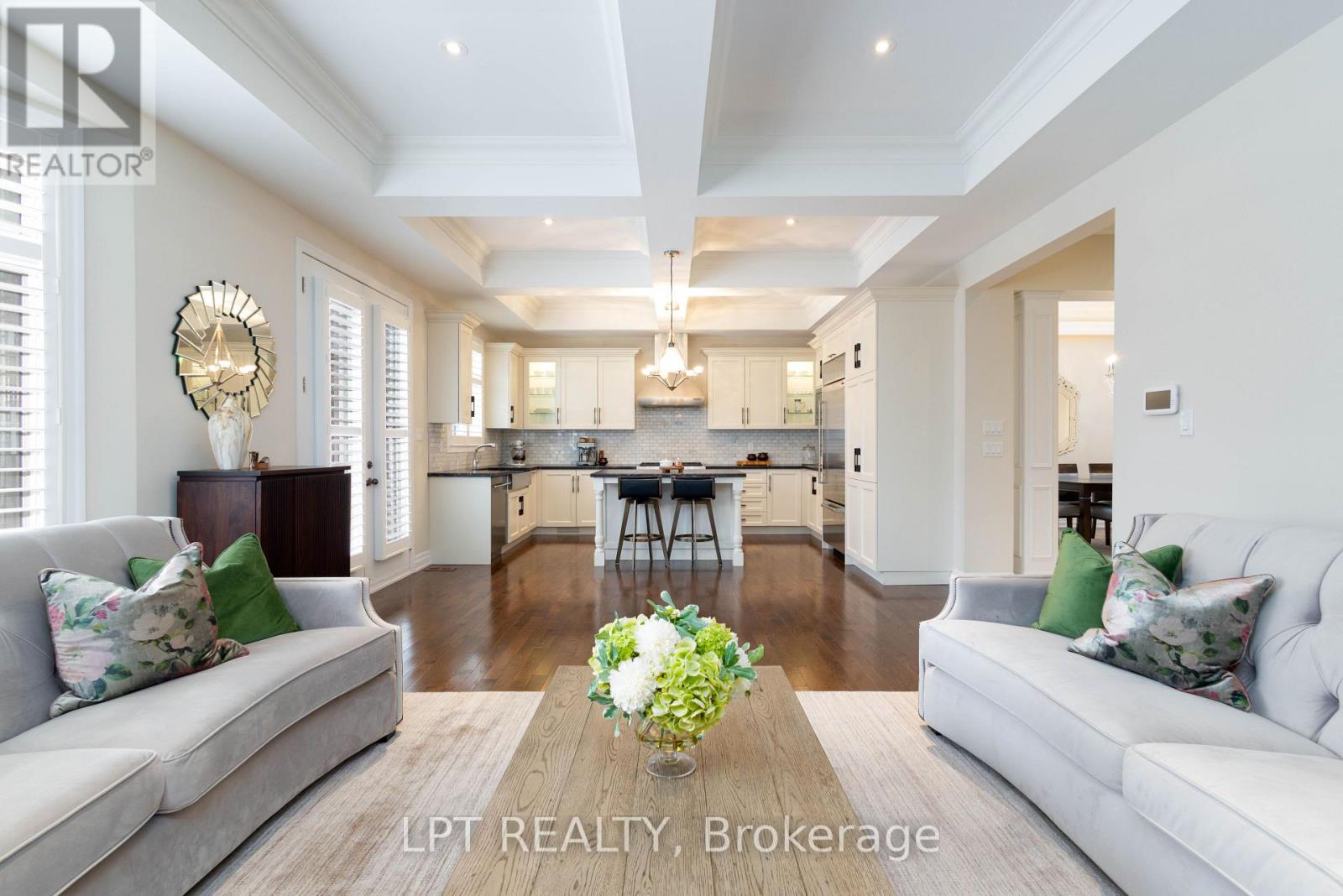 113 Burns Boulevard, King, Ontario  L7B 0M5 - Photo 8 - N12969224