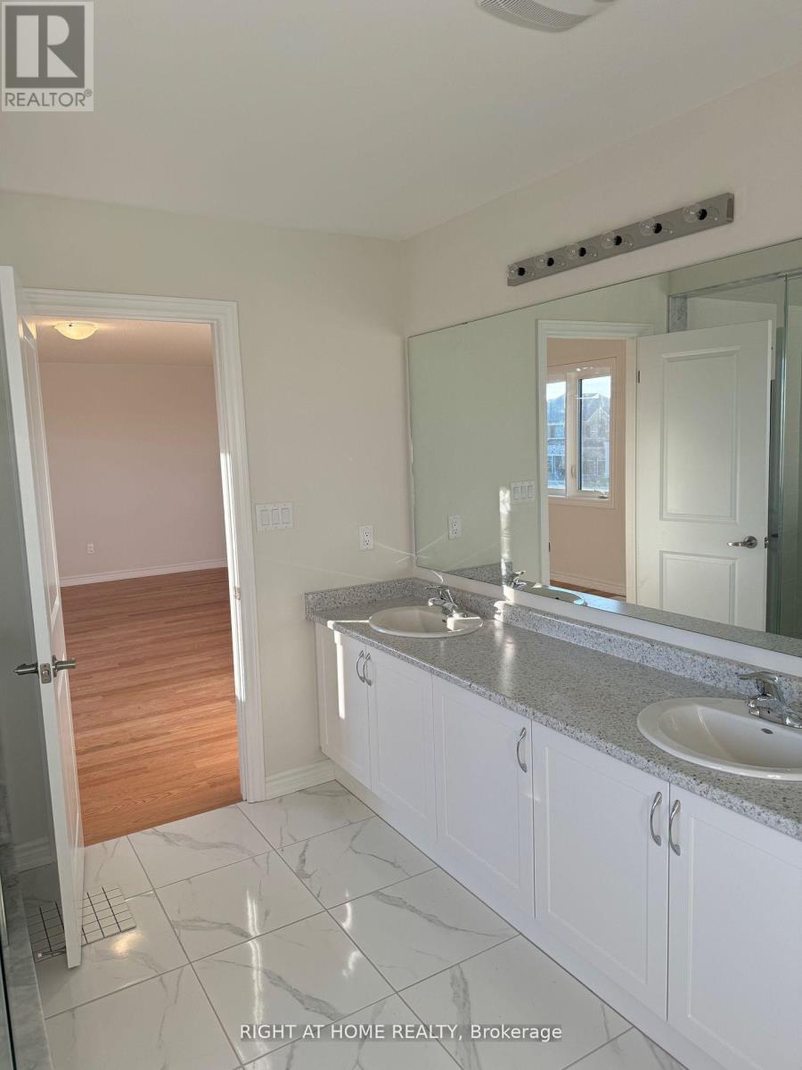 33 Rochester Drive, Barrie, Ontario  L9J 0V9 - Photo 12 - S12969120