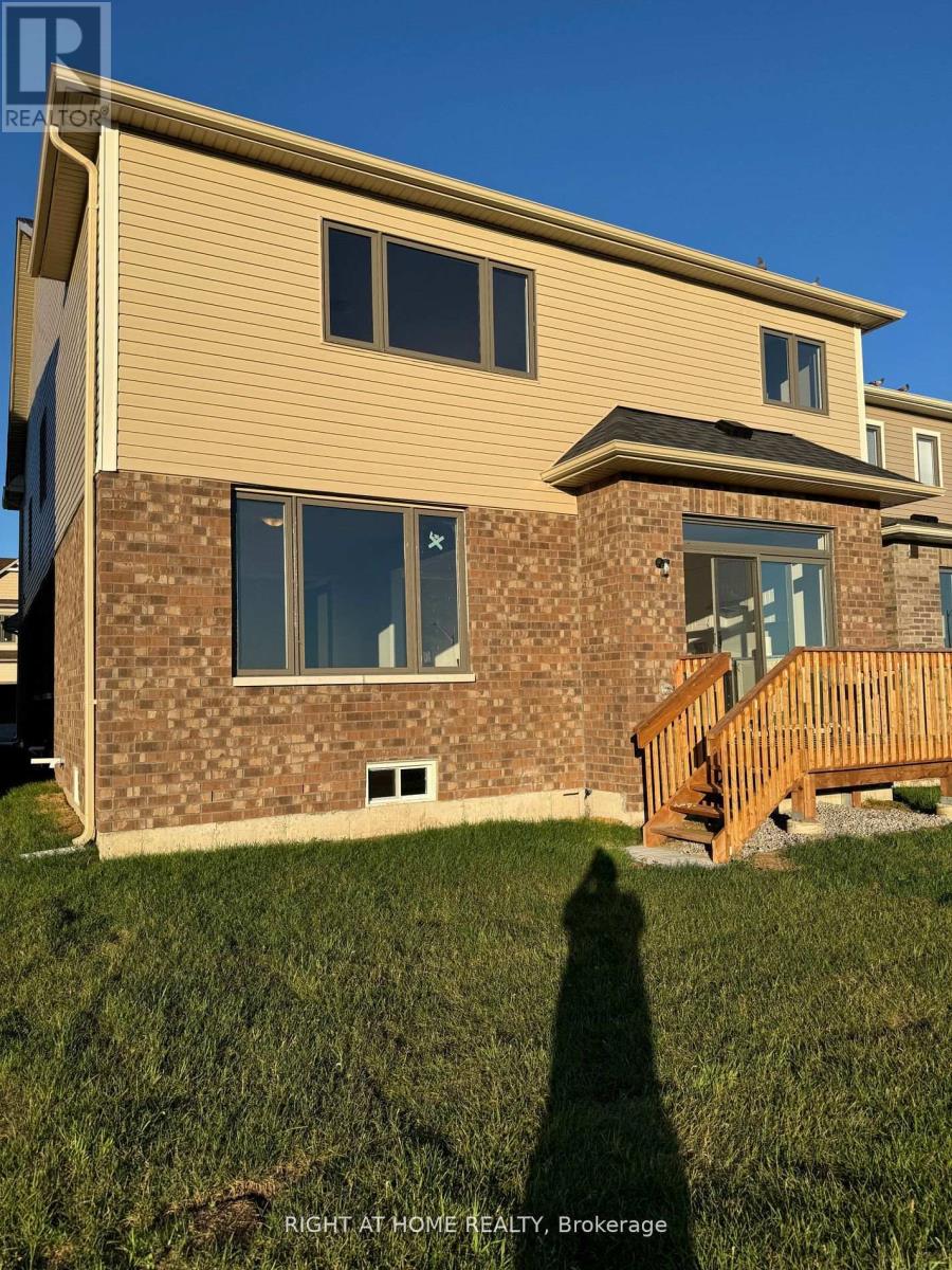 33 Rochester Drive, Barrie, Ontario  L9J 0V9 - Photo 13 - S12969120