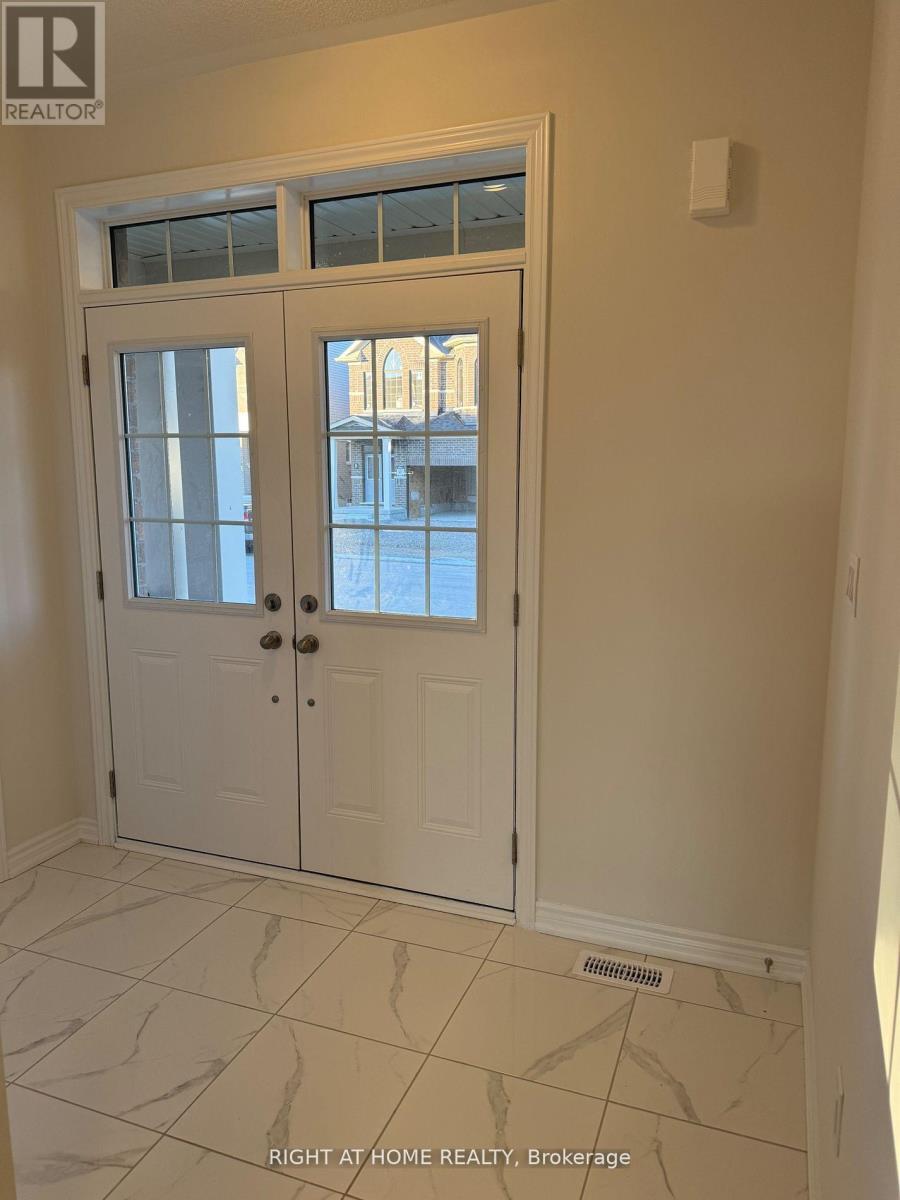 33 Rochester Drive, Barrie, Ontario  L9J 0V9 - Photo 2 - S12969120