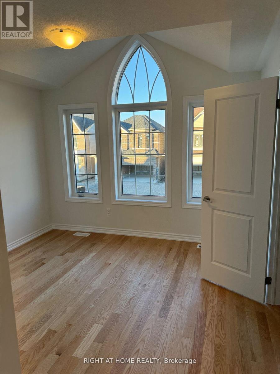 33 Rochester Drive, Barrie, Ontario  L9J 0V9 - Photo 6 - S12969120