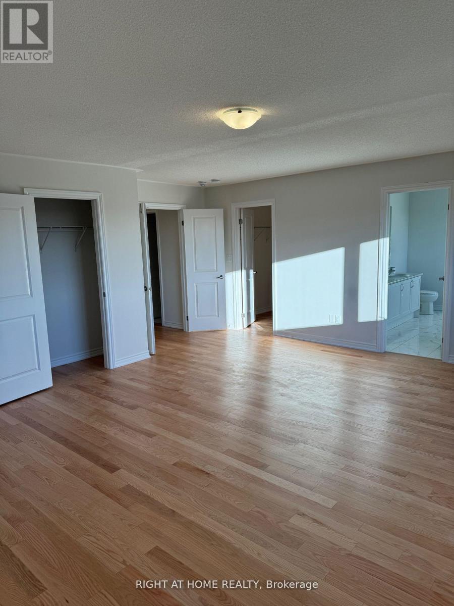 33 Rochester Drive, Barrie, Ontario  L9J 0V9 - Photo 8 - S12969120