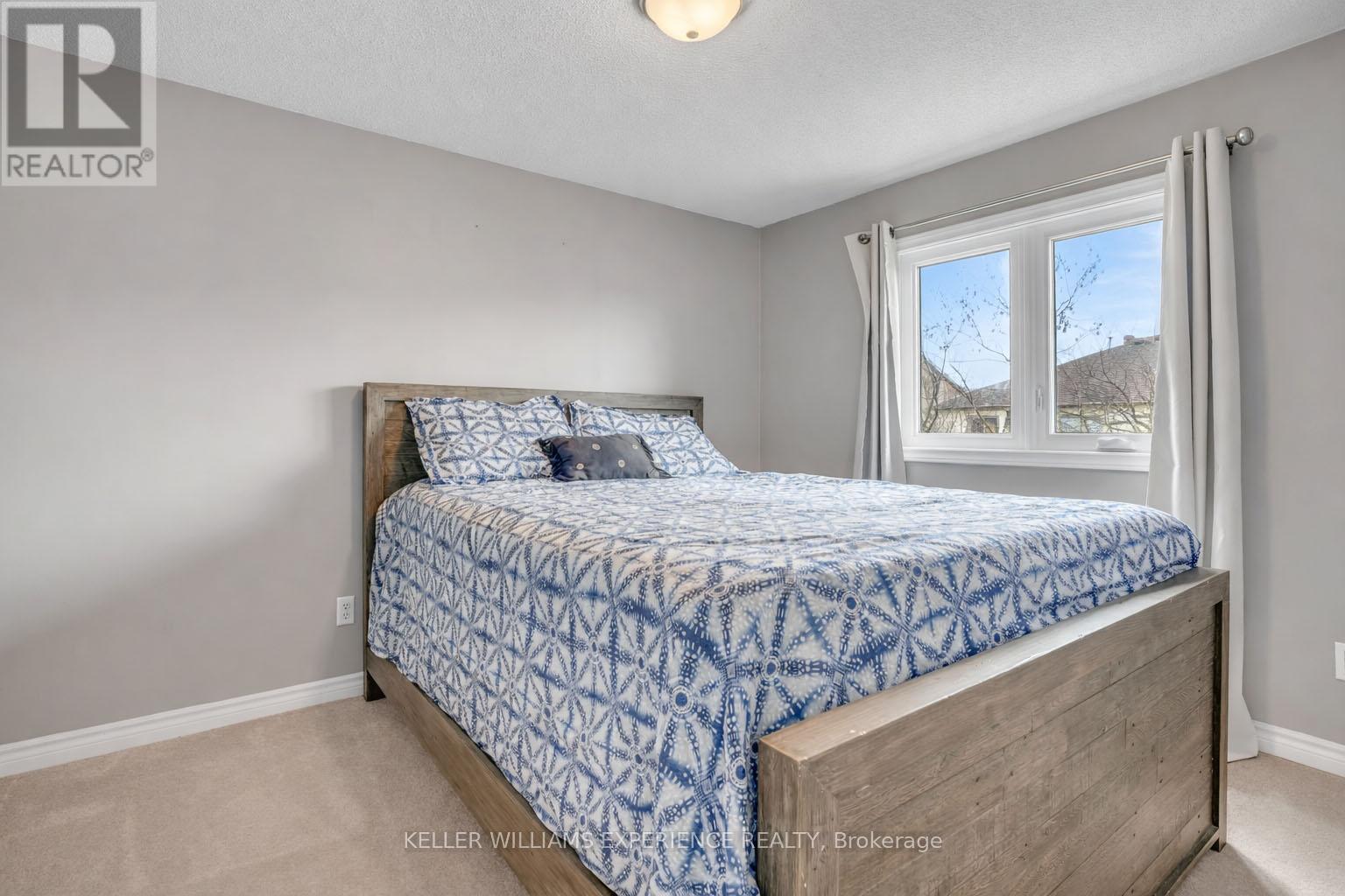 24 Lindsay Court, Barrie, Ontario  L4M 6G5 - Photo 11 - S12969214