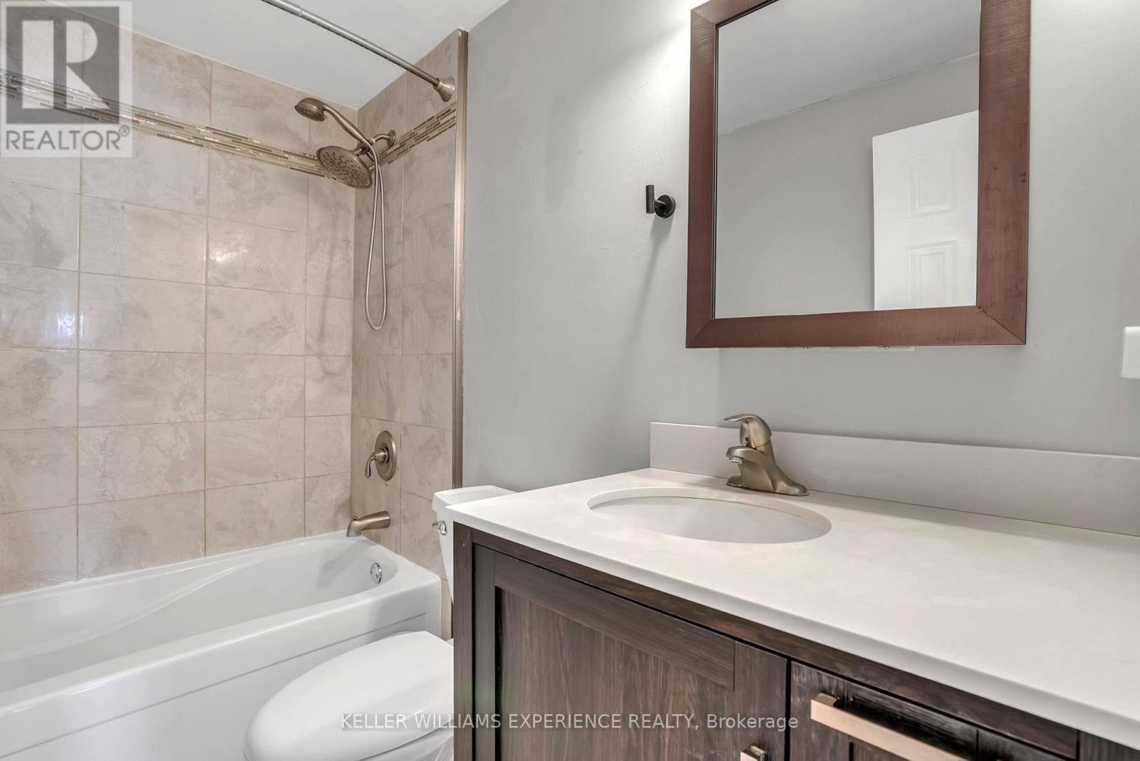 24 Lindsay Court, Barrie, Ontario  L4M 6G5 - Photo 13 - S12969214