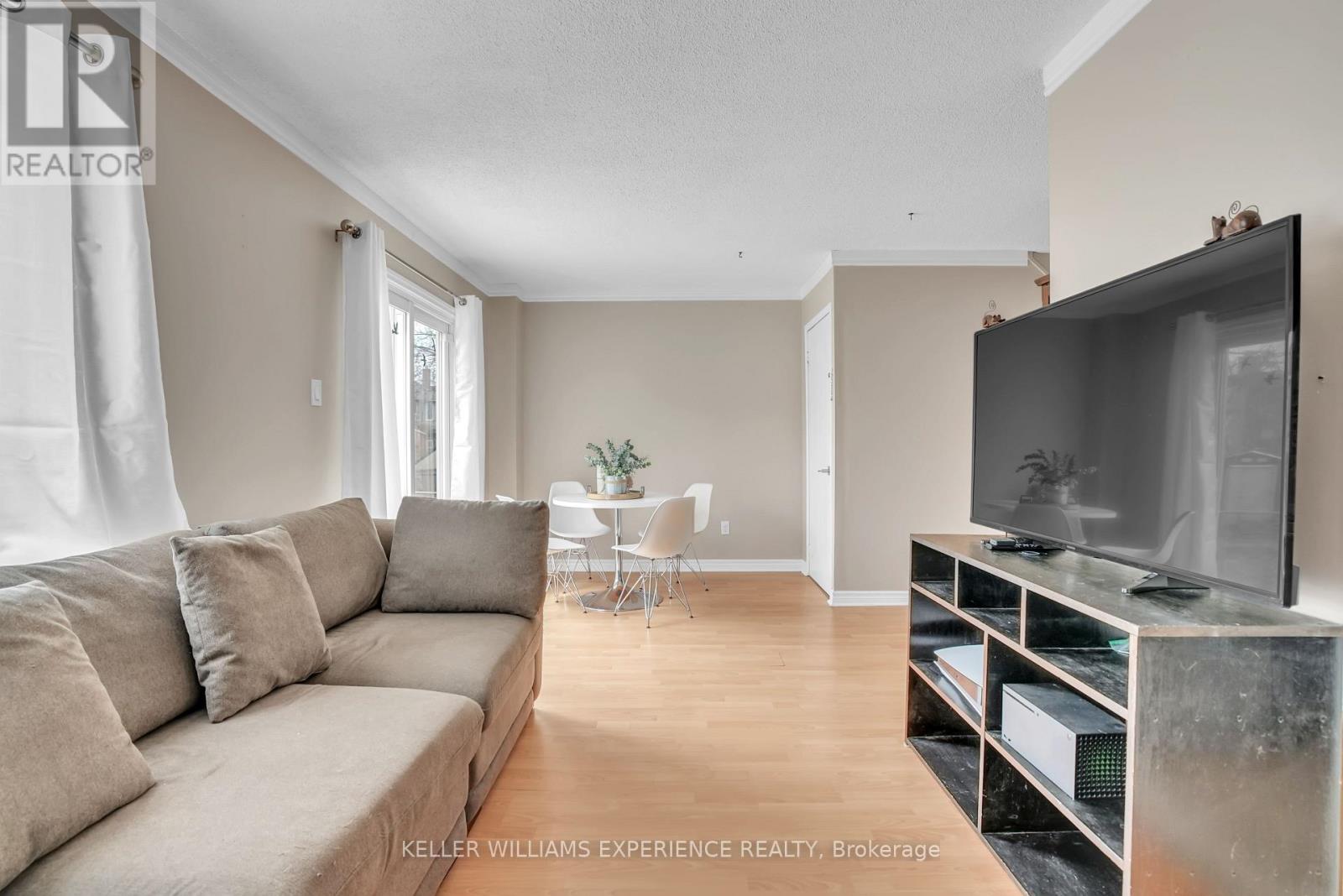 24 Lindsay Court, Barrie, Ontario  L4M 6G5 - Photo 7 - S12969214