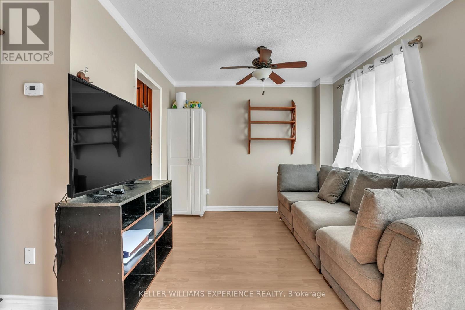 24 Lindsay Court, Barrie, Ontario  L4M 6G5 - Photo 8 - S12969214