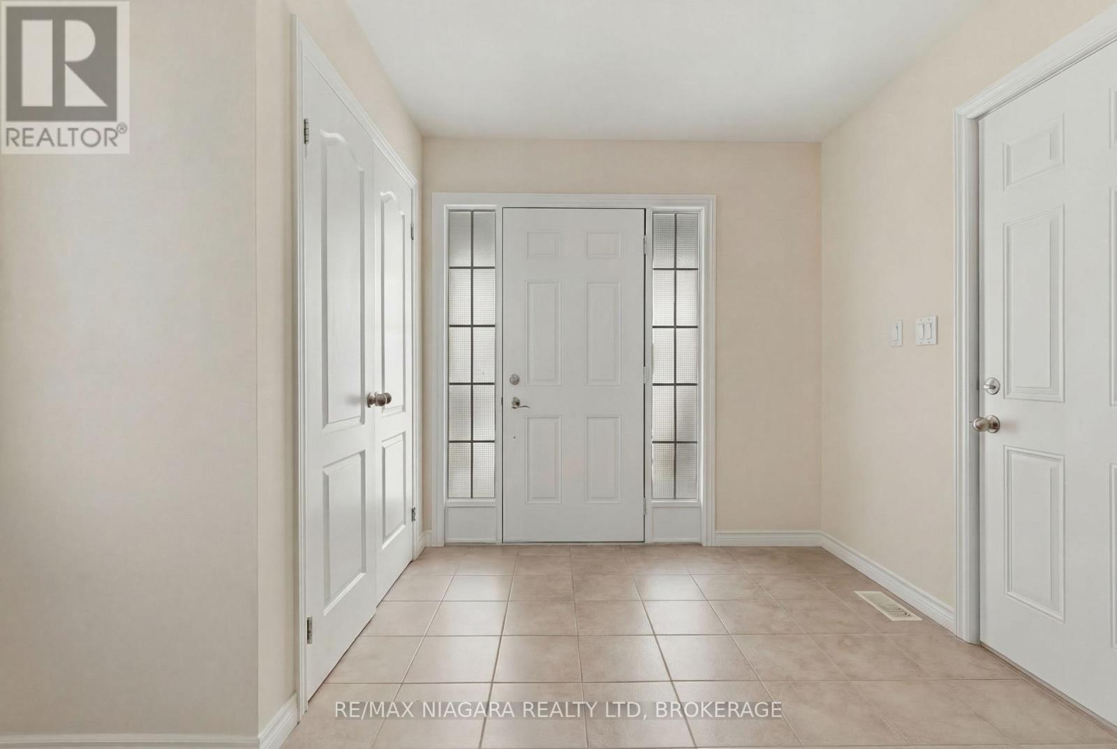 68 Abbott Place, Pelham, Ontario  L0S 1E5 - Photo 3 - X12794110