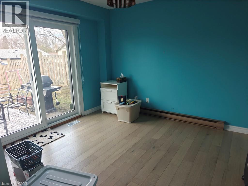 24 Queensdale Crescent, Guelph, Ontario  N1H 6W3 - Photo 3 - 40817932