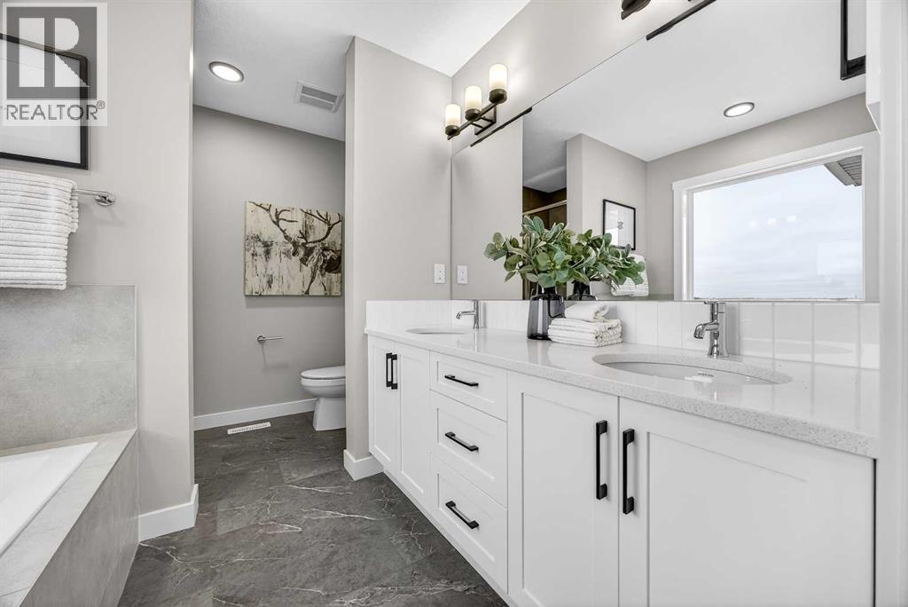 218 Bayview Park Sw, Airdrie, Alberta  T4B 3B1 - Photo 29 - A2298006