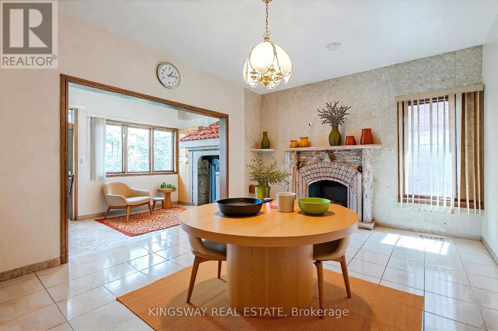 27 Mulholland Avenue, Toronto, Ontario  M6A 2S1 - Photo 10 - W12969098