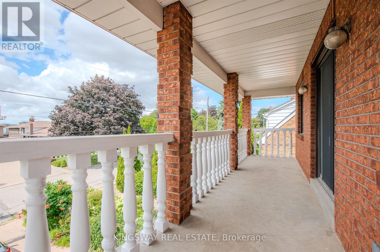 27 Mulholland Avenue, Toronto, Ontario  M6A 2S1 - Photo 18 - W12969098