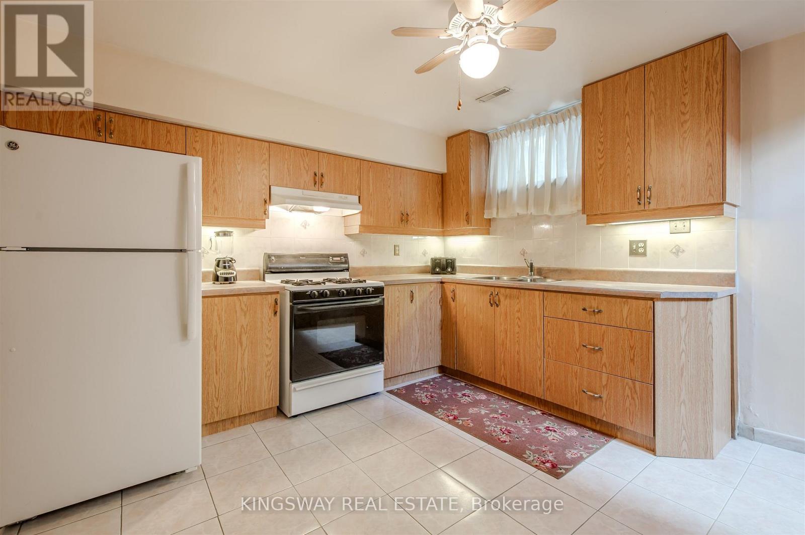 27 Mulholland Avenue, Toronto, Ontario  M6A 2S1 - Photo 28 - W12969098