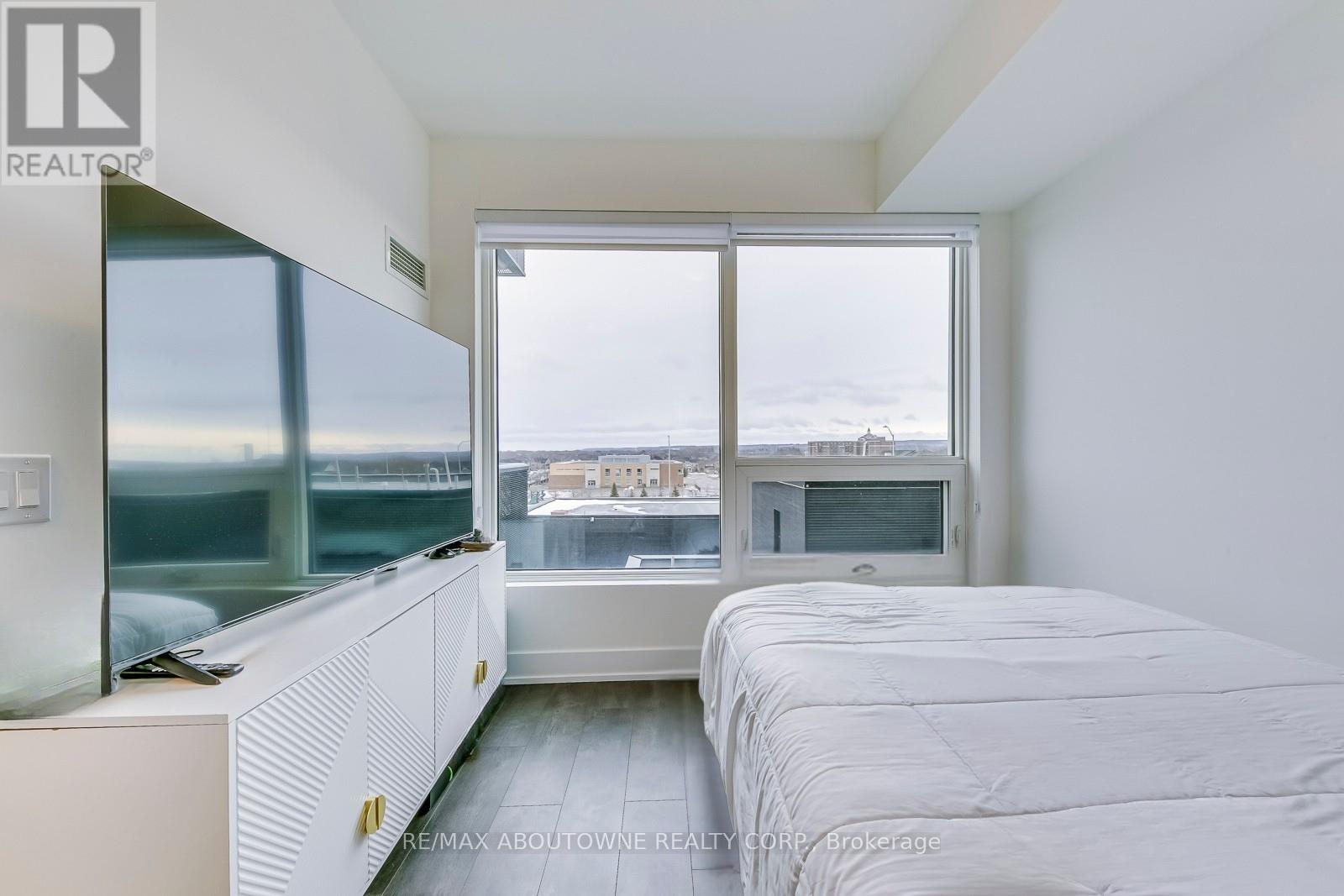 238 - 2450 Old Bronte Road, Oakville, Ontario  L6M 5P6 - Photo 12 - W12969100