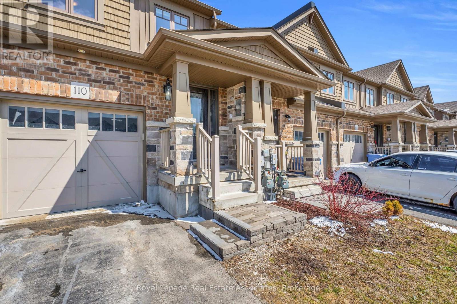 110 Winterton Court, Orangeville, Ontario  L9W 6Z7 - Photo 3 - W12969104