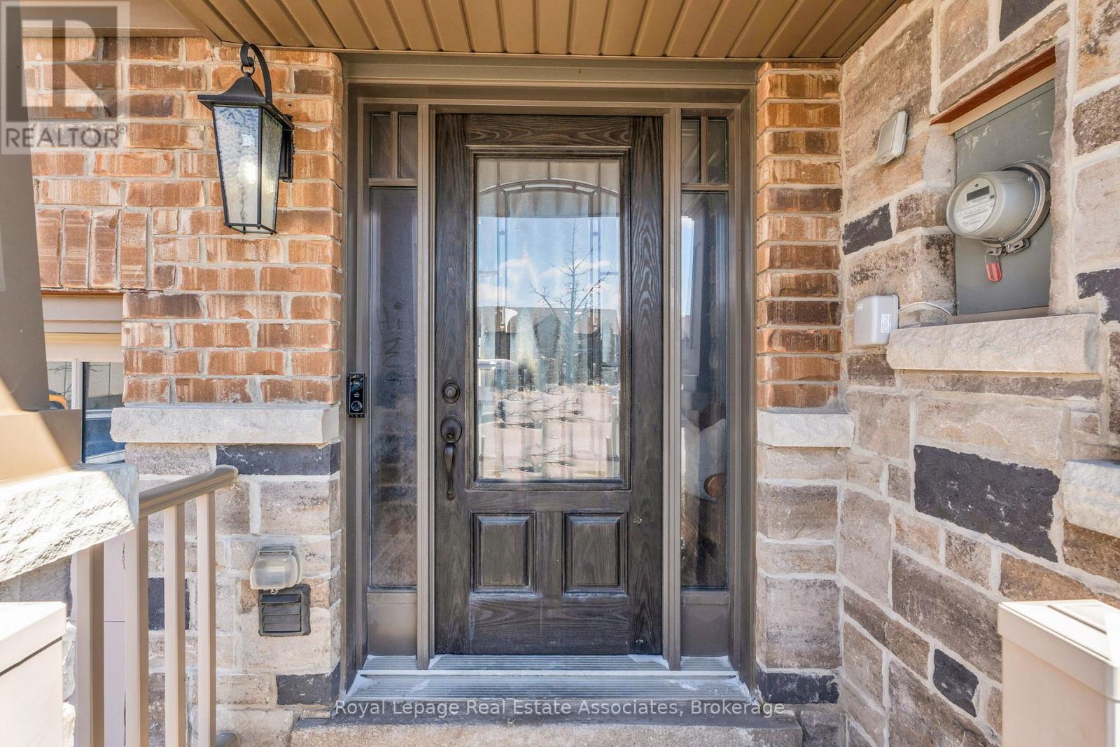 110 Winterton Court, Orangeville, Ontario  L9W 6Z7 - Photo 4 - W12969104