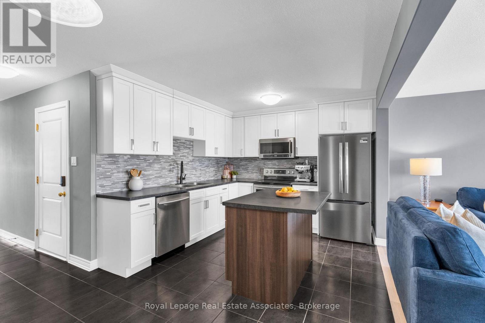 110 Winterton Court, Orangeville, Ontario  L9W 6Z7 - Photo 8 - W12969104